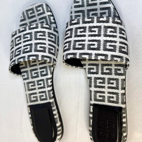 Givenchy 4G Jacquard Canvas Slide Sandal Current Collection - Picture 3 of 12